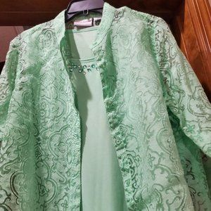 Lightweight jacket with sheer swirls and matching shell. Size 14P